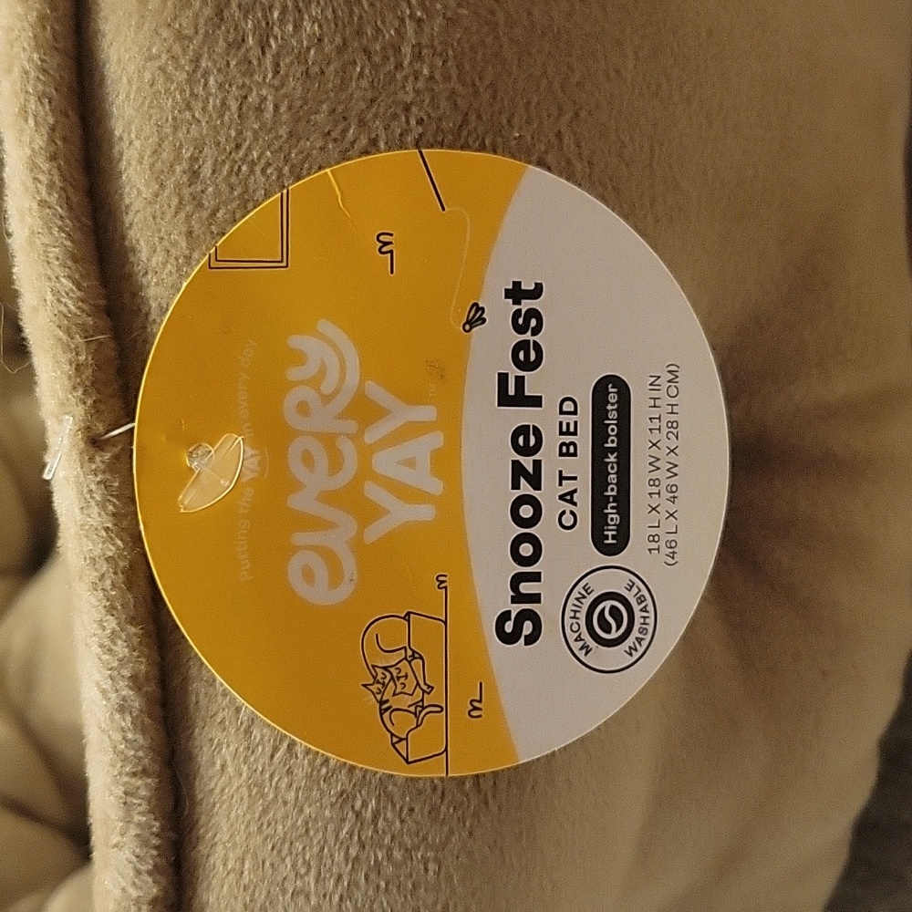 Tan Cat Bed, NWT - Picture 2 of 6